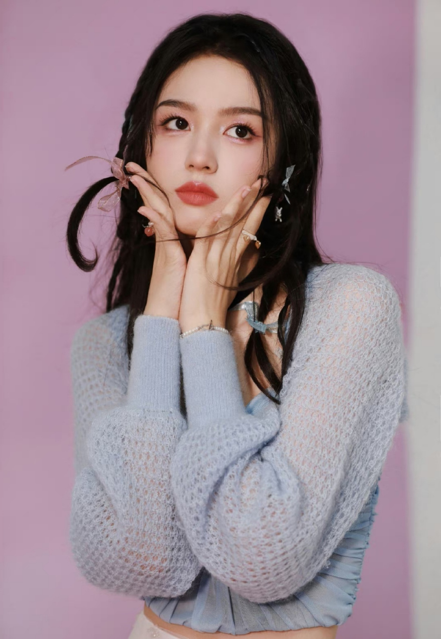 甜美清纯,稚嫩可爱的#周也# 元气满满,少女感十足 #九月动态激励计划