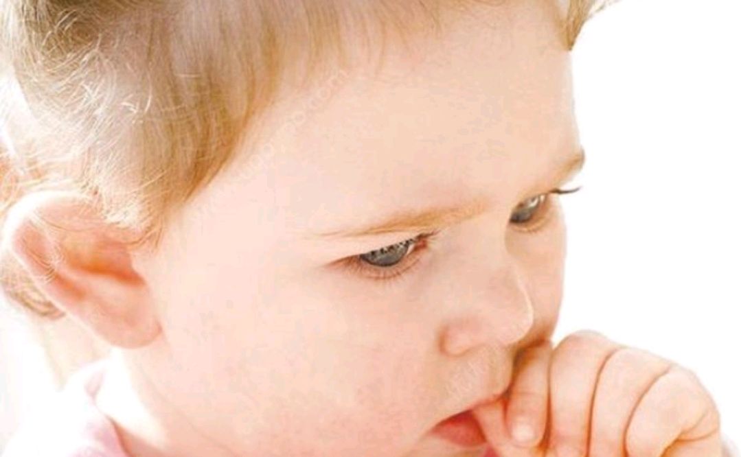 宝宝咬指甲到底是何时开始?如何养成的?