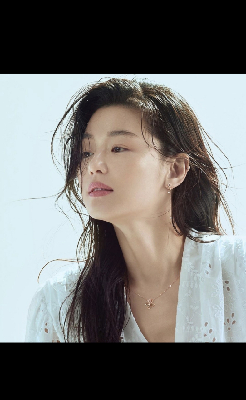 韩国最漂亮的女明星  全智贤,1981年10月30日出生在韩国首尔,身高174