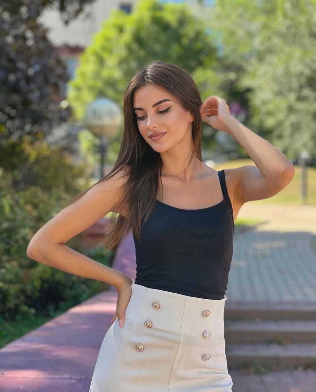 拉丁美洲,印第安人和白人混血美女的特点:  肤色:印第安人和白人混血