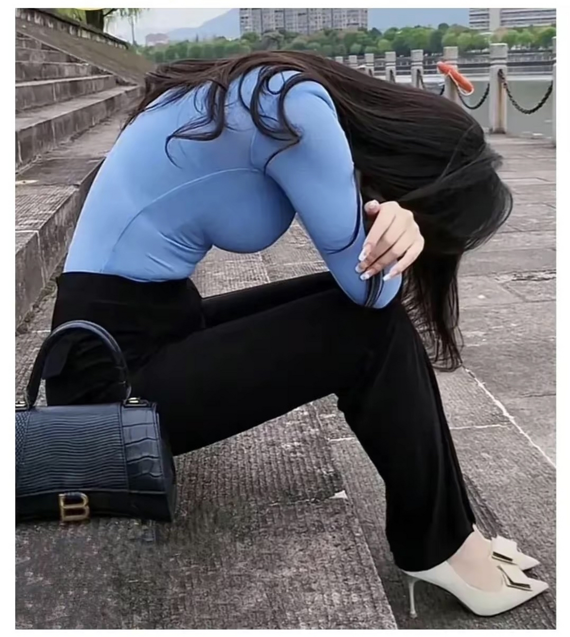 网友:这状态我会唱任贤齐的歌,我让你依靠让你靠