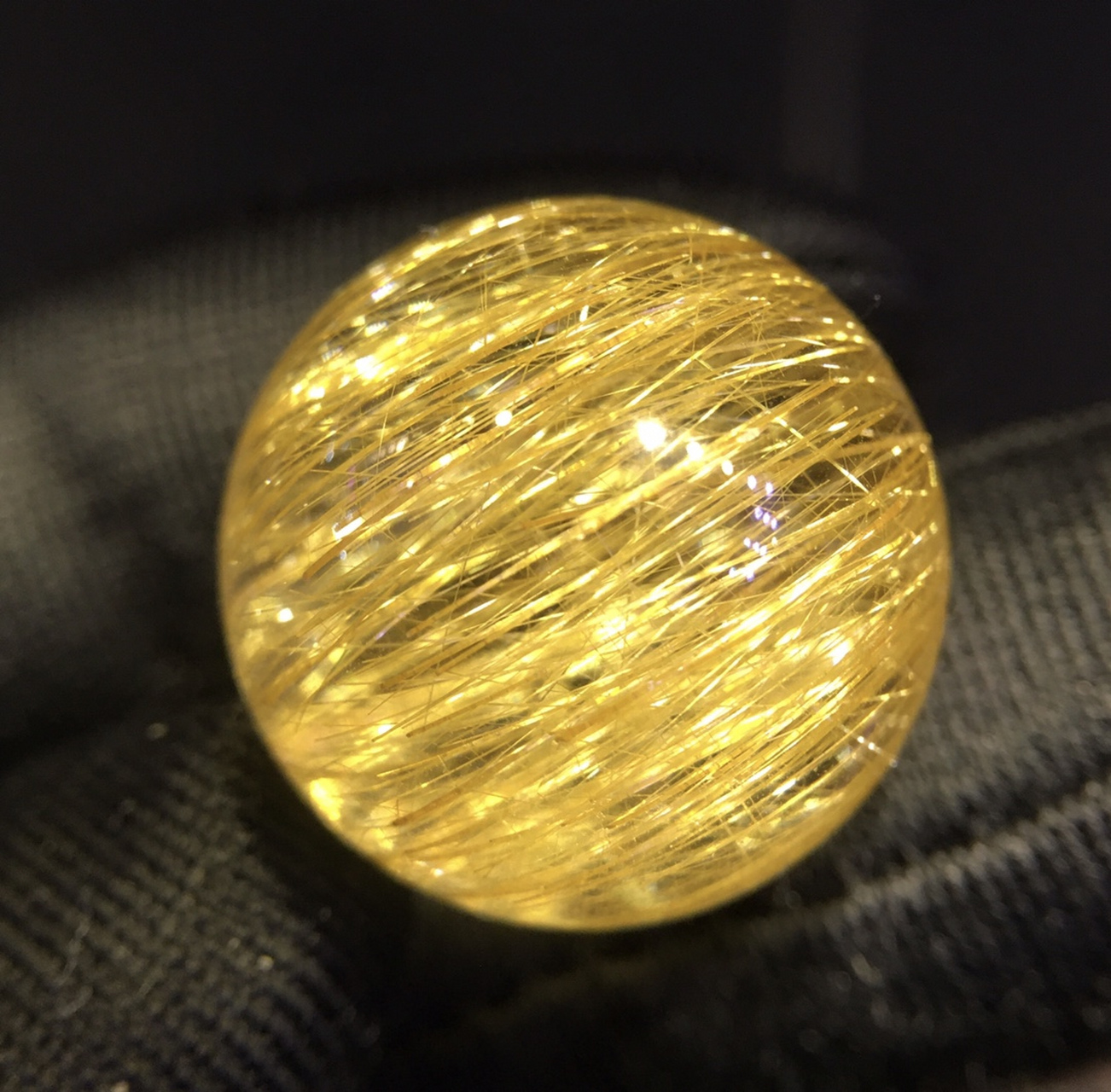 天然顺板钛晶发晶转运珠单珠 晶体干净,白体 金黄板钛,猫眼效应超强