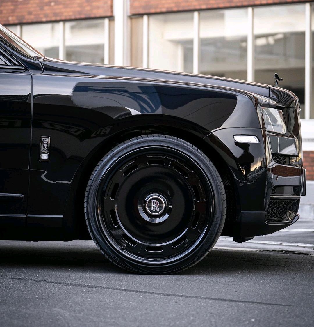 尽显"王者风范","黑武士"库里南首次曝光,气场全开,真霸气