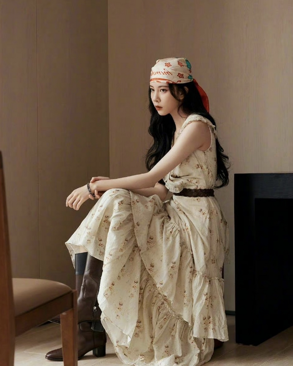 碎花裙搭花纹头巾,尽显复古嬉皮爵士风! #宋妍霏