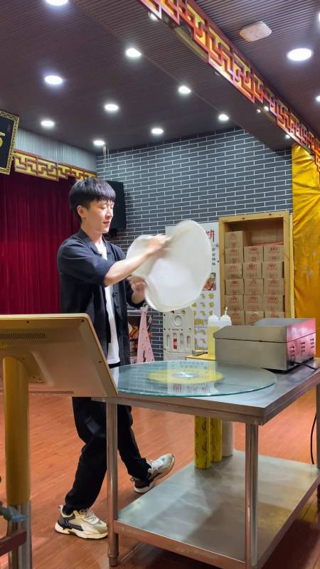 4万次播放.2022-05-24715军少功夫飞饼1.