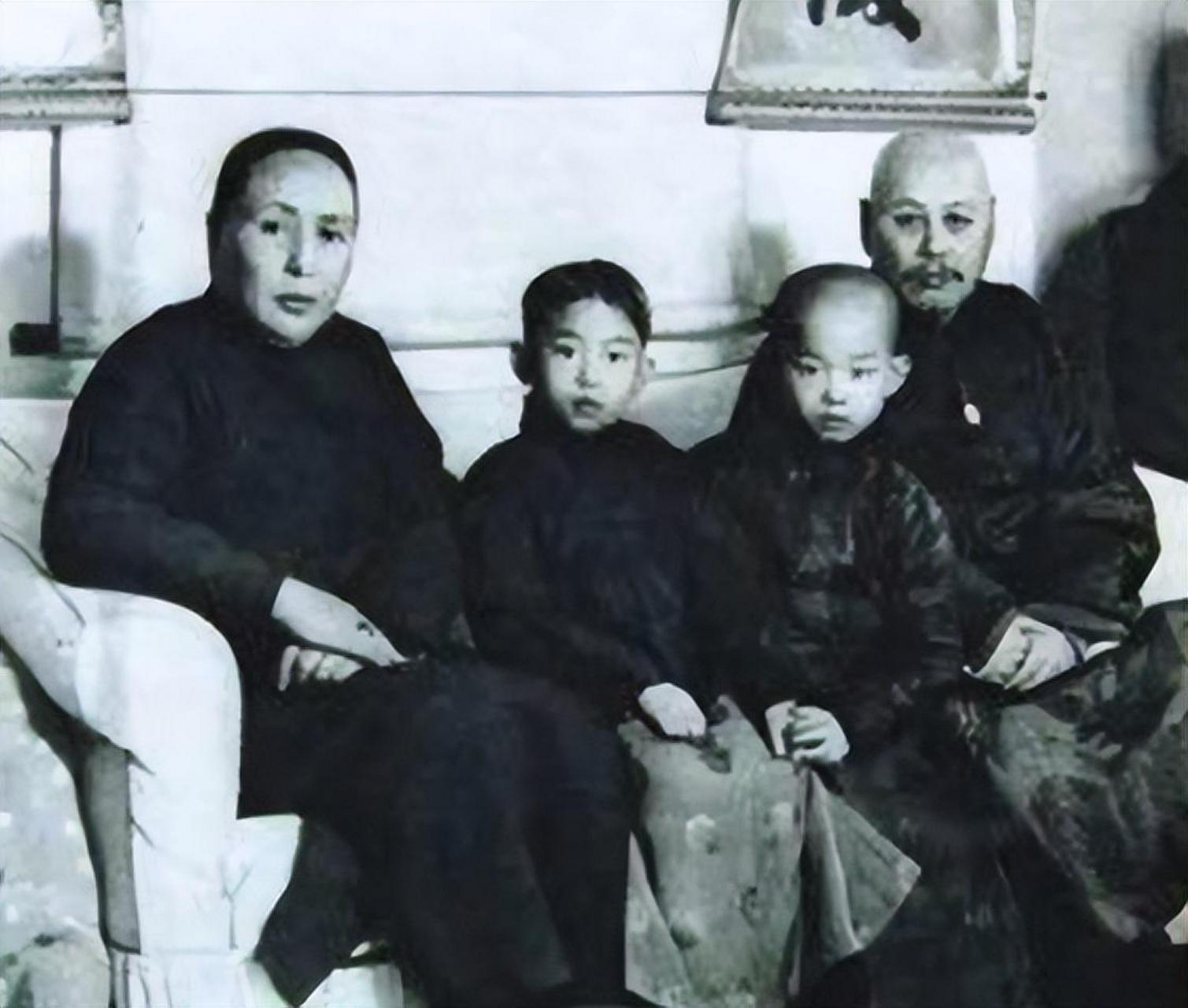 1939年小年夜,吴佩孚和家里人在一起吃饺子,没想到,一盘羊肉饺子,却让