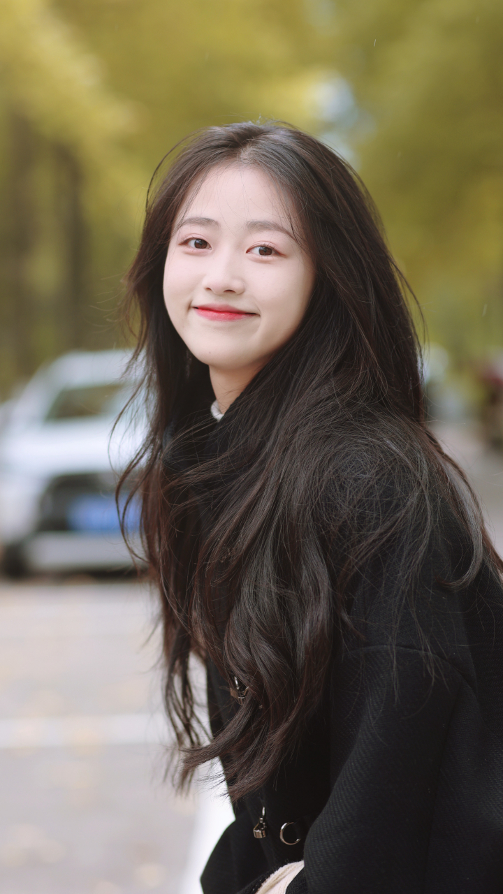 圆脸美女暖阳写真 出境:任万万