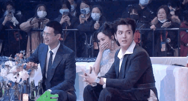 吴亦凡,杨幂,李现以及赵丽颖,其实都坐在一个席上!