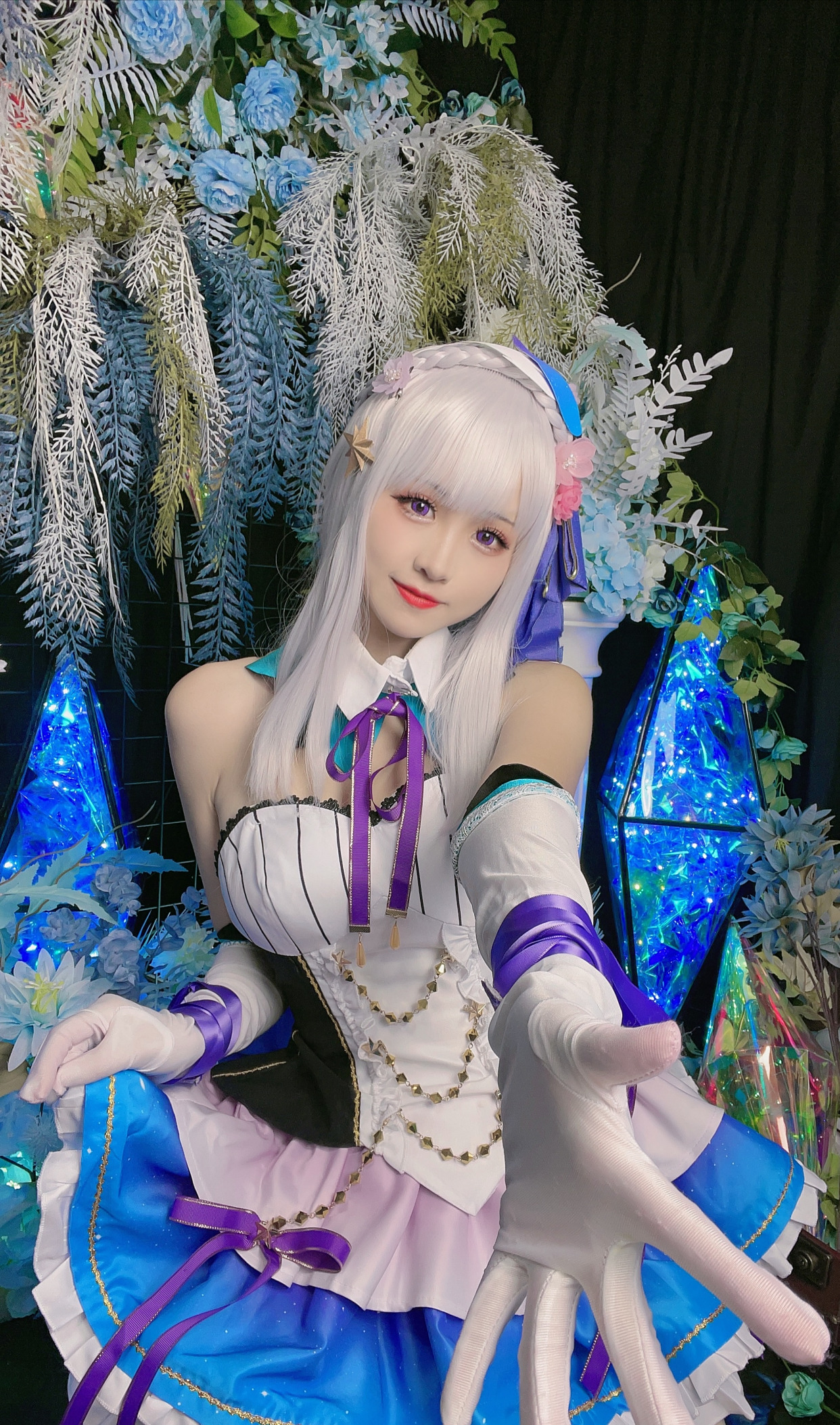 爱蜜莉雅cos,这不比偶像更好看