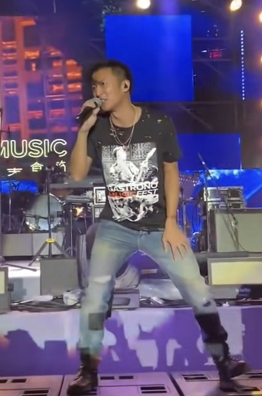 谢霆锋年轻颜值巅峰时,估计没几个对手.