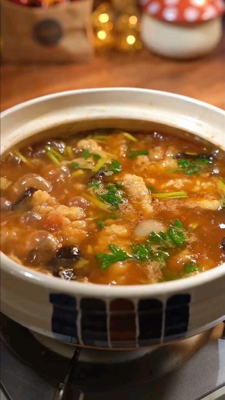 大家圣诞节快乐,今天是酸汤小酥肉的做法,请欣赏