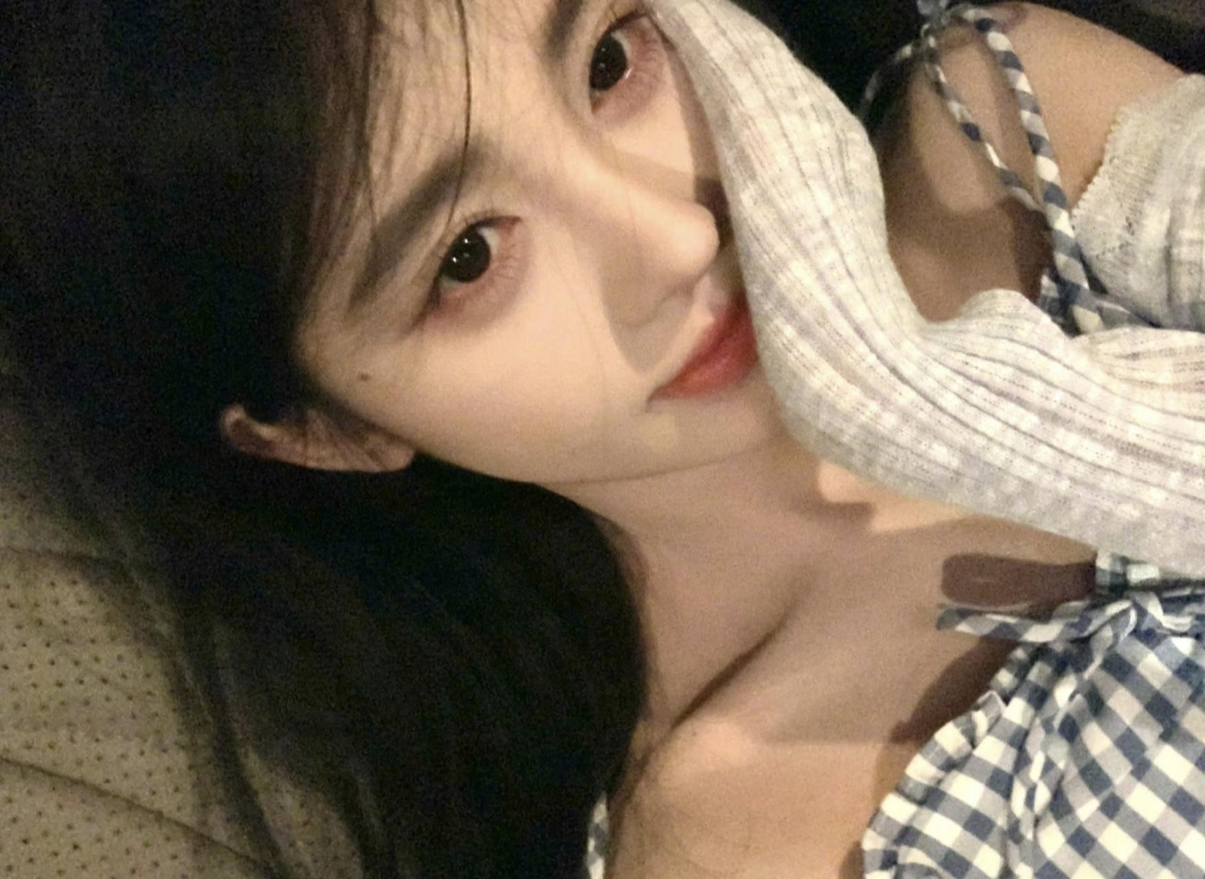 鞠婧祎捂脸自拍,可爱#我和ai有话说