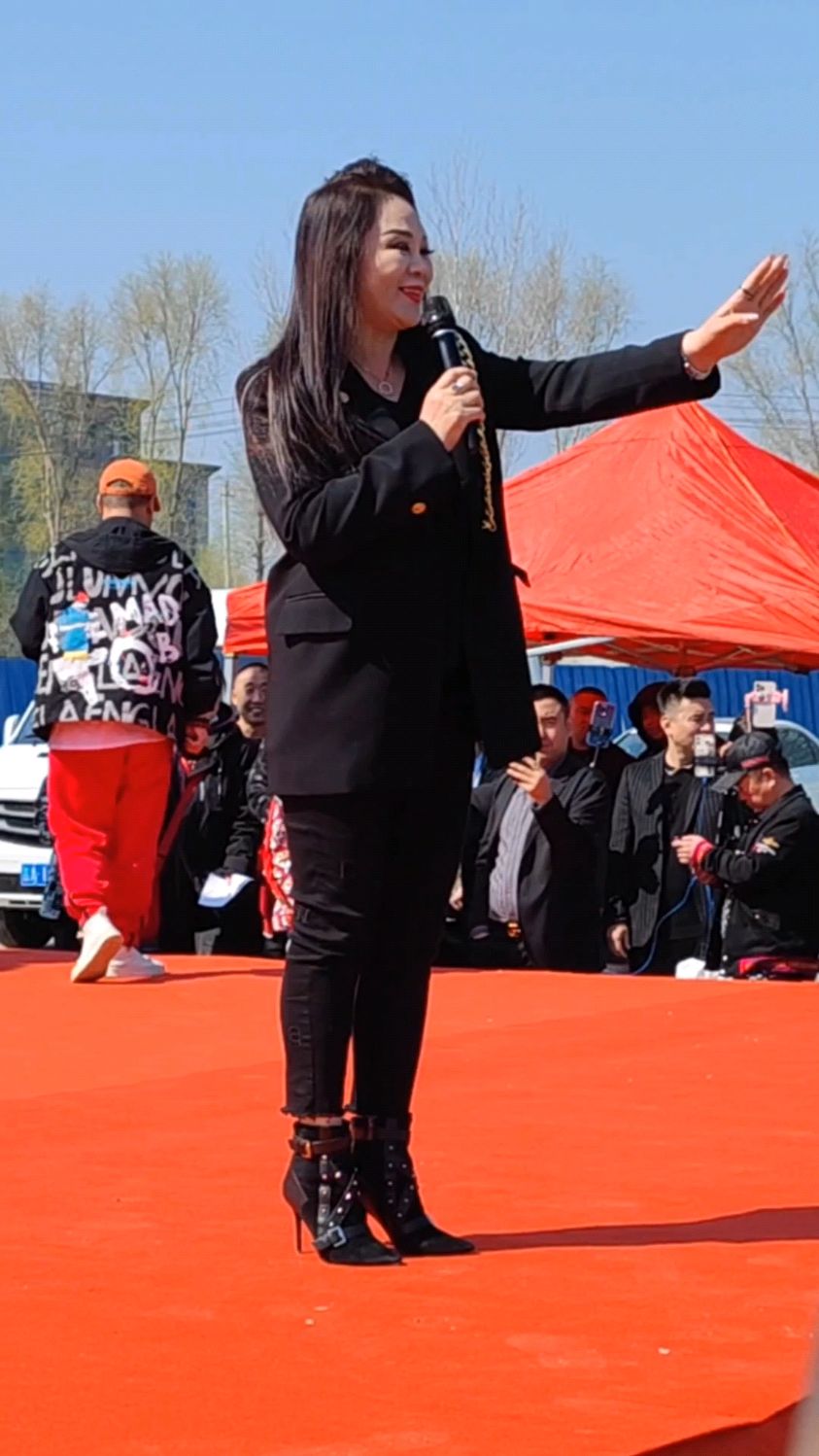 二人转艺人何晓影长春演出