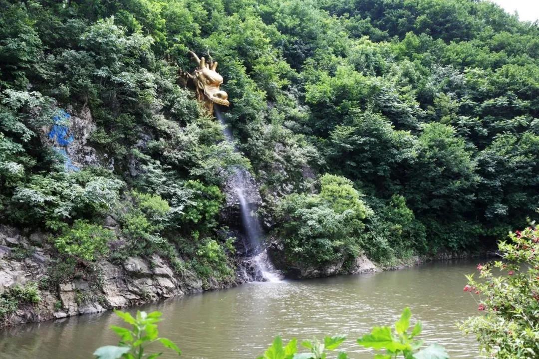 鞍山岫巖滿族自治縣,龍泉湖縱情山水間