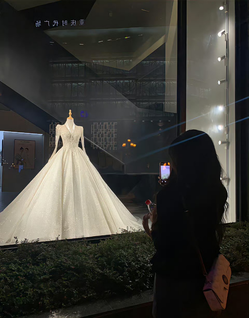 有些伤感和壮烈的美.#秋冬减肥逆袭指南