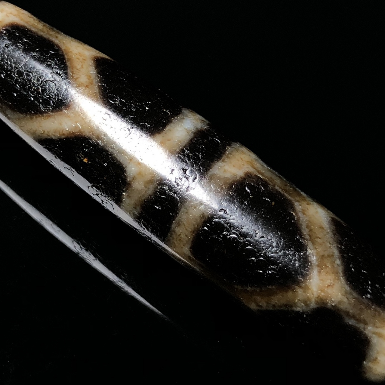 回流老料高油包浆【龟纹天珠】 尺寸约:58*12毫米 重量13.