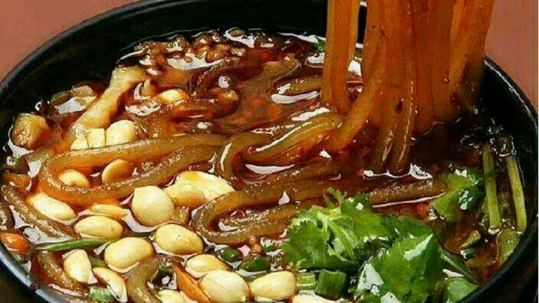 农村小哥教你制作酸辣粉,简单易学,麻辣鲜香,成本不到2块钱