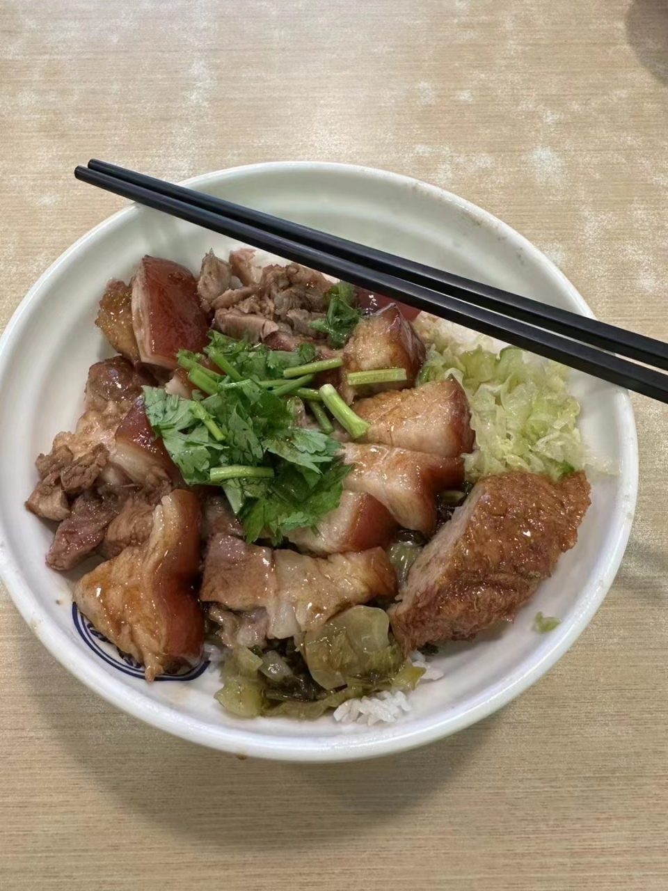 一碗隆江猪脚饭 吃出男人的浪漫[吃鲸]