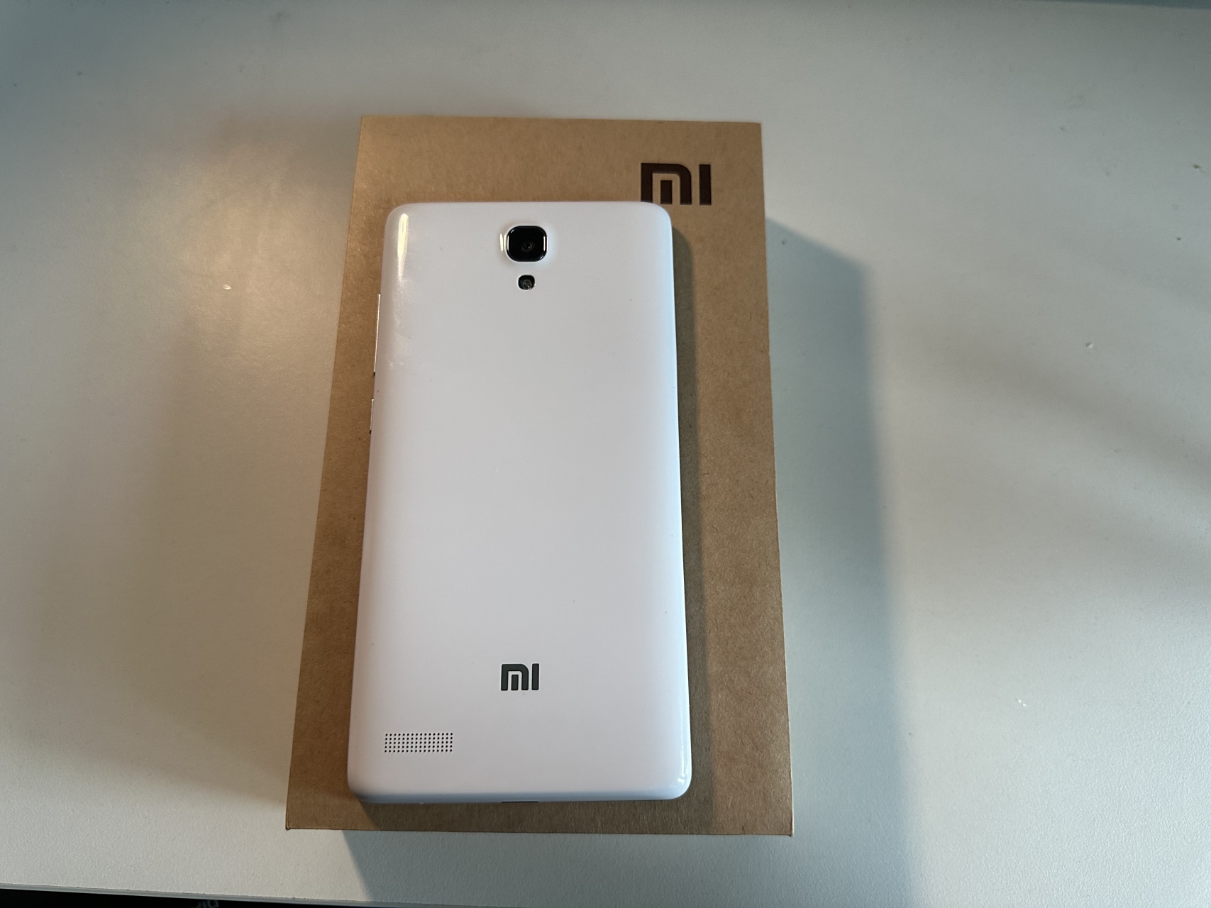 看来选题比内容重要,随手做了个全新未拆封的红米note1代的开箱,比