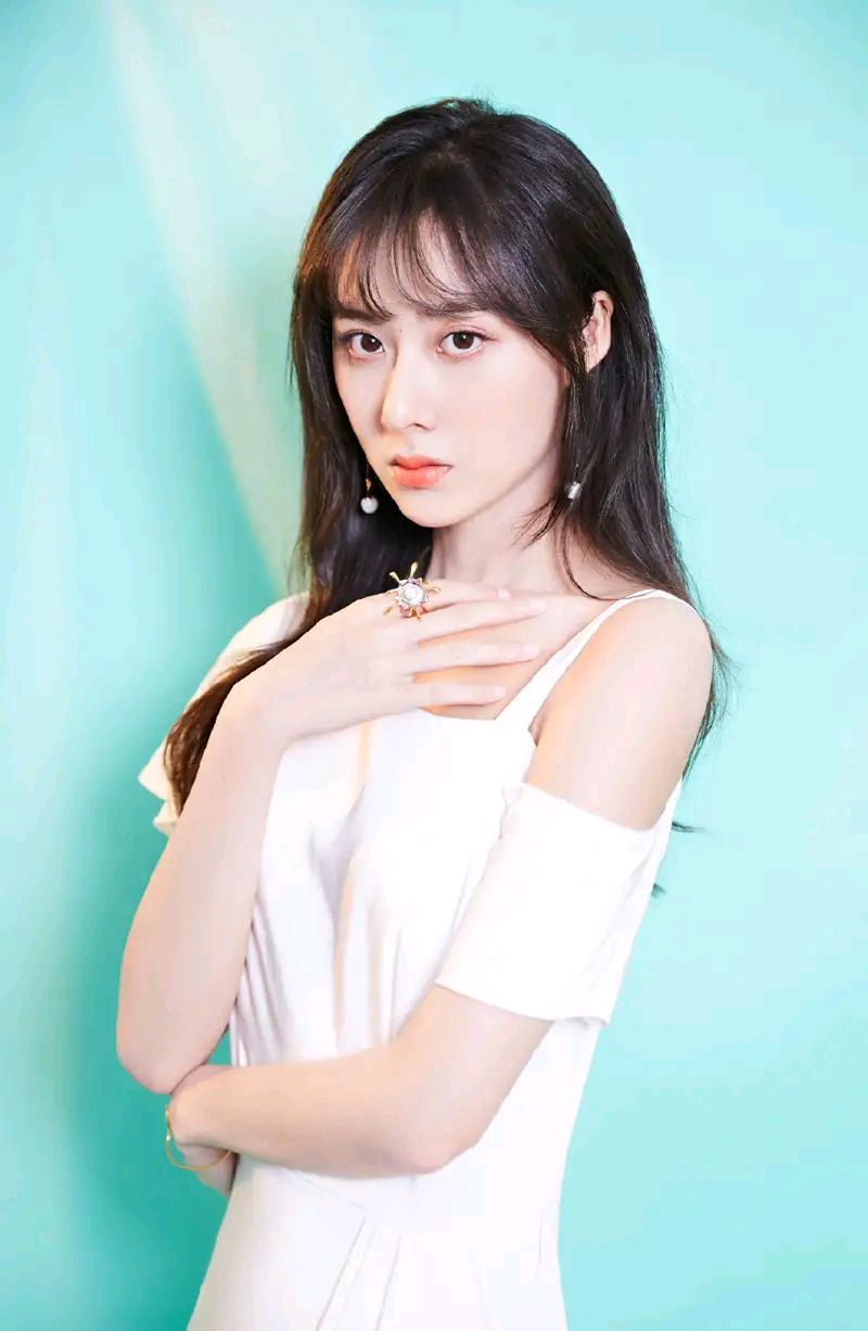 曹曦月精美壁纸:明艳动人,仙气十足!