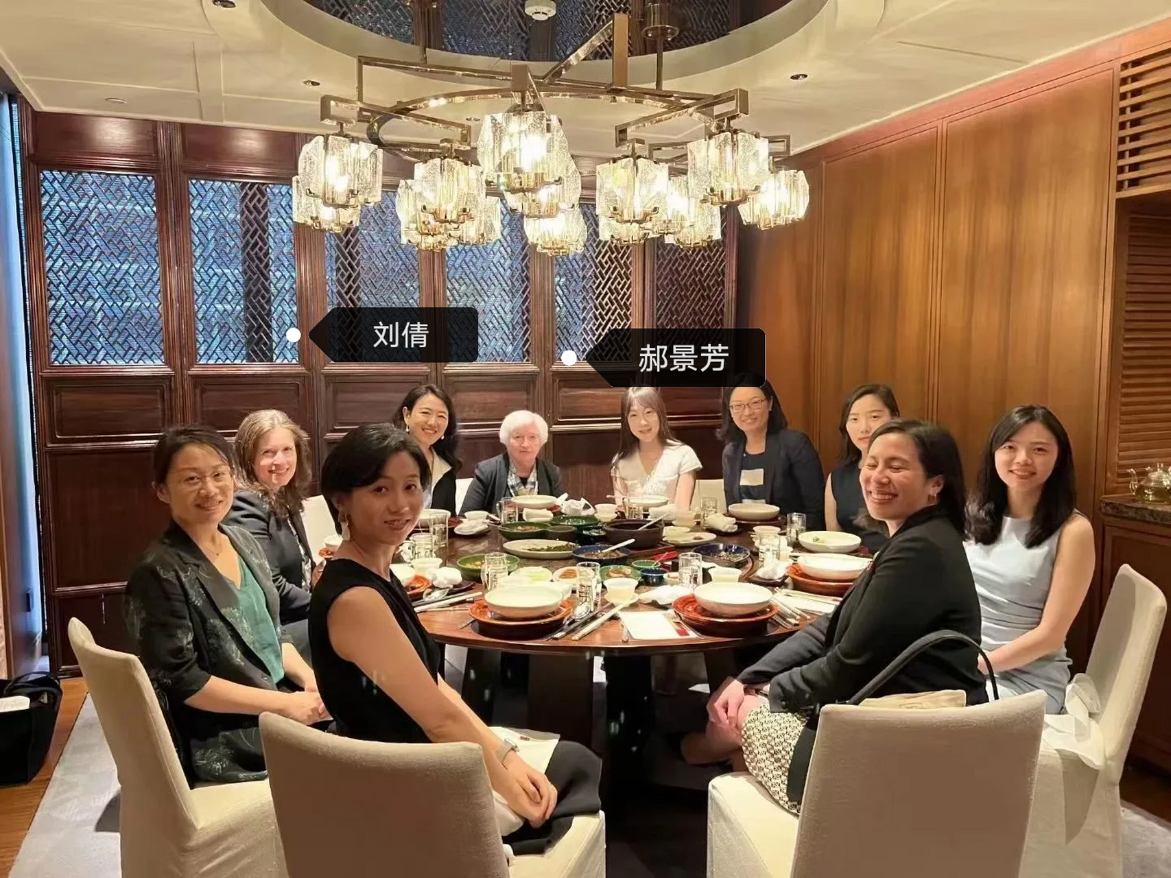 据说把朱军弄隐退的那个也参加耶伦的饭局,都直接不掩饰了,还有那个