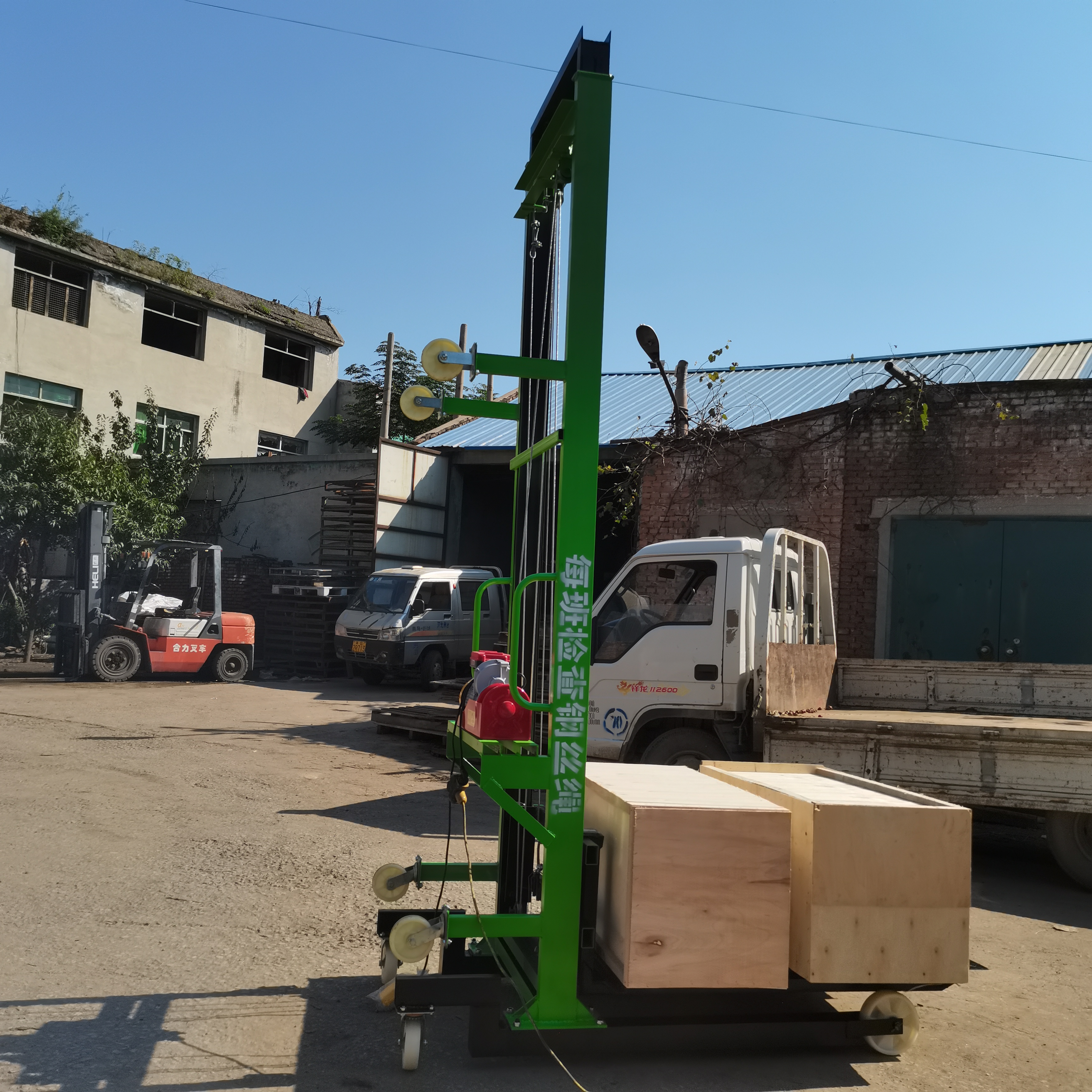 工地上砖机电动升降机好用吗,实拍图片