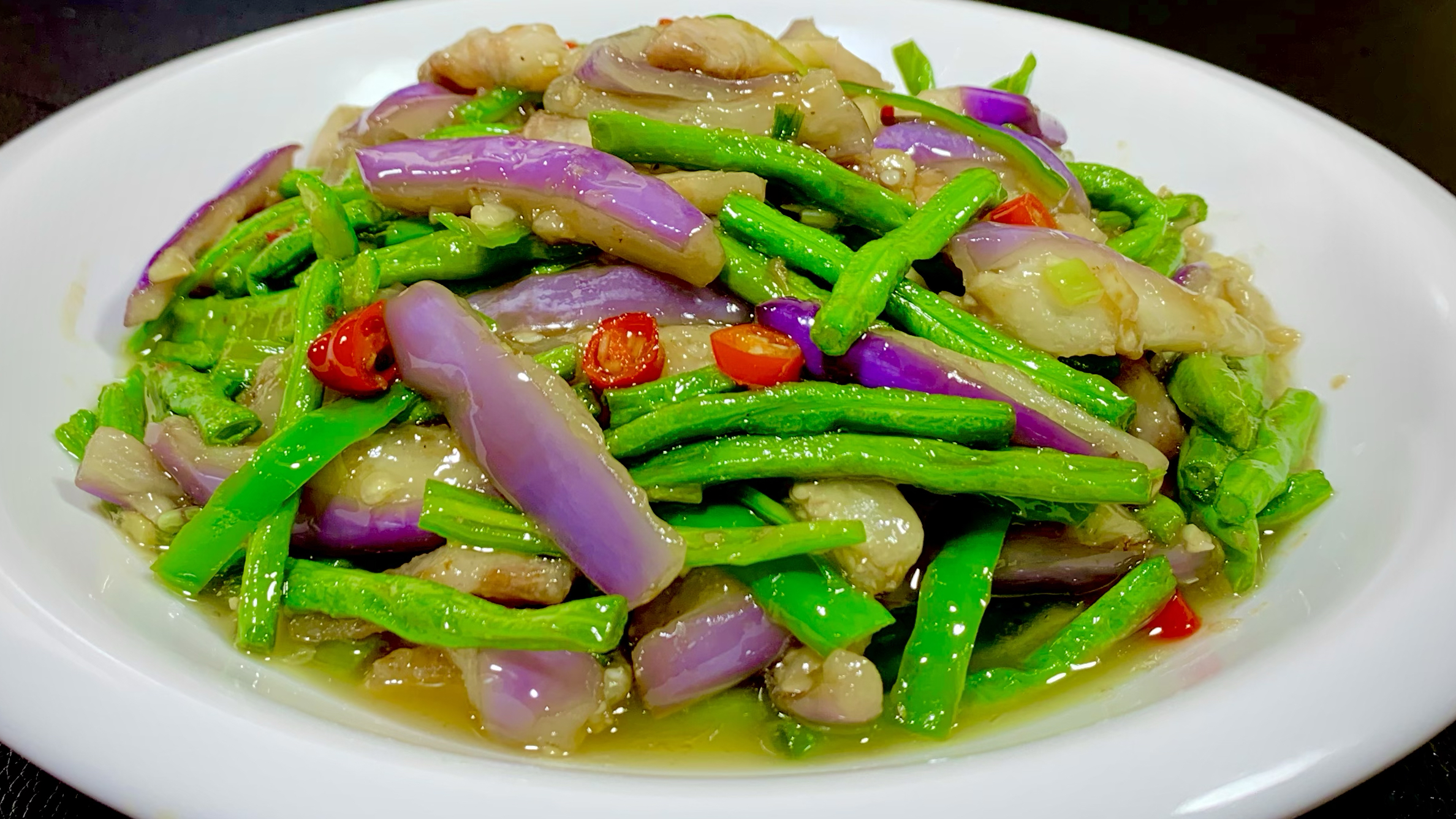 茄子炒豆角切记不要焯水或者直接下锅炒,教你一招,好吃又下饭