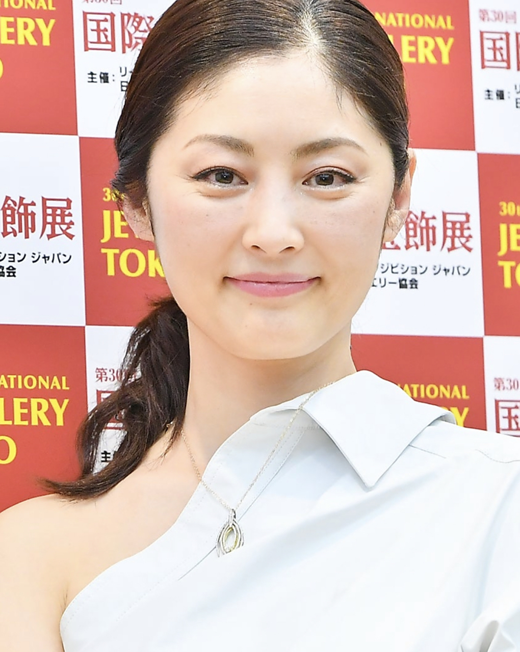 52岁常盘贵子近照,状态看起来比实际年龄要老一些