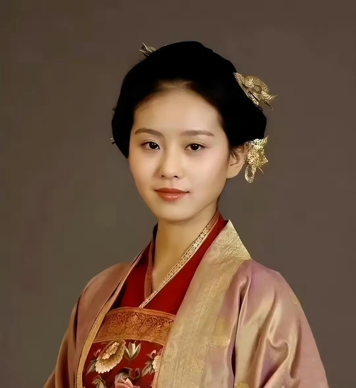 看了刘诗诗早期的定妆照,才明白:眼神无光真的很"丑"!