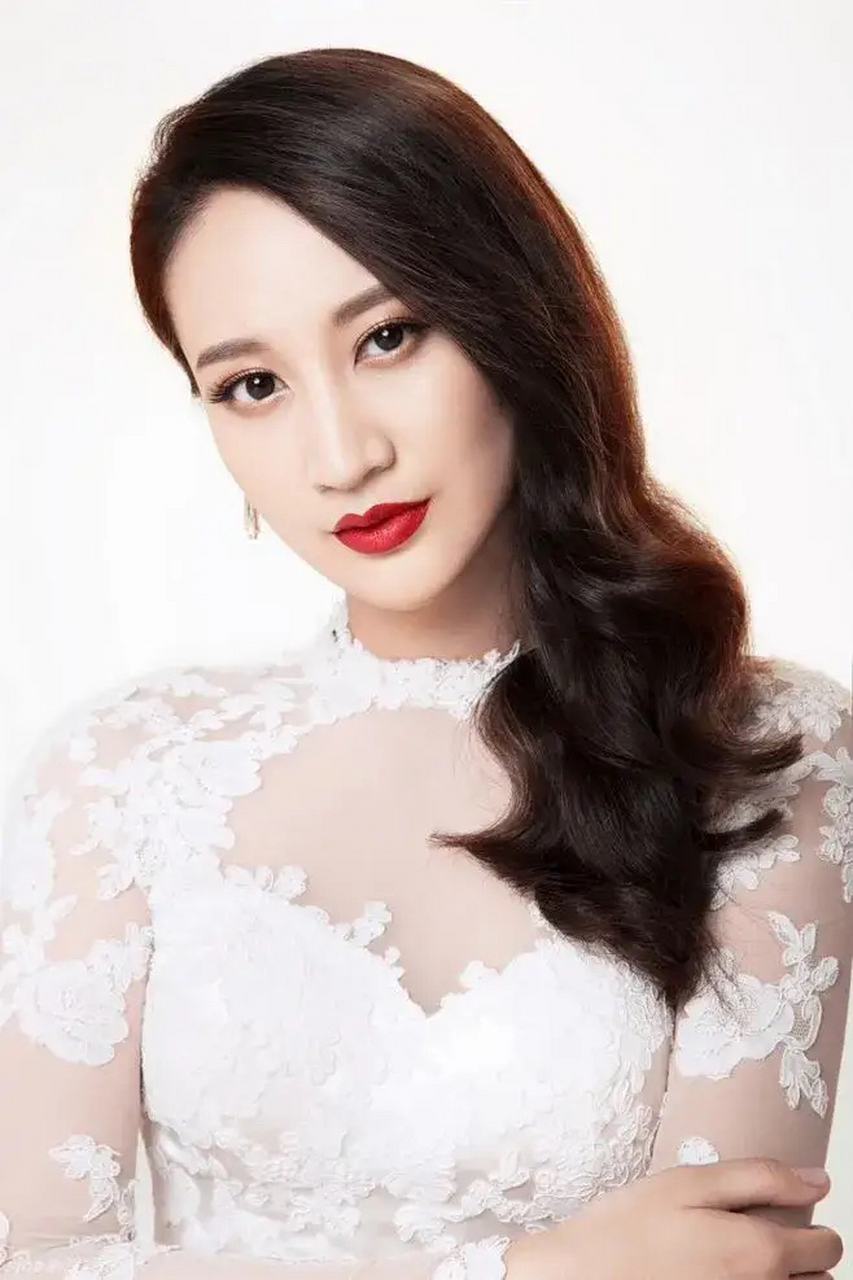大美女曾泳醍 美丽优雅,知性大方,苗条匀称,性感迷人