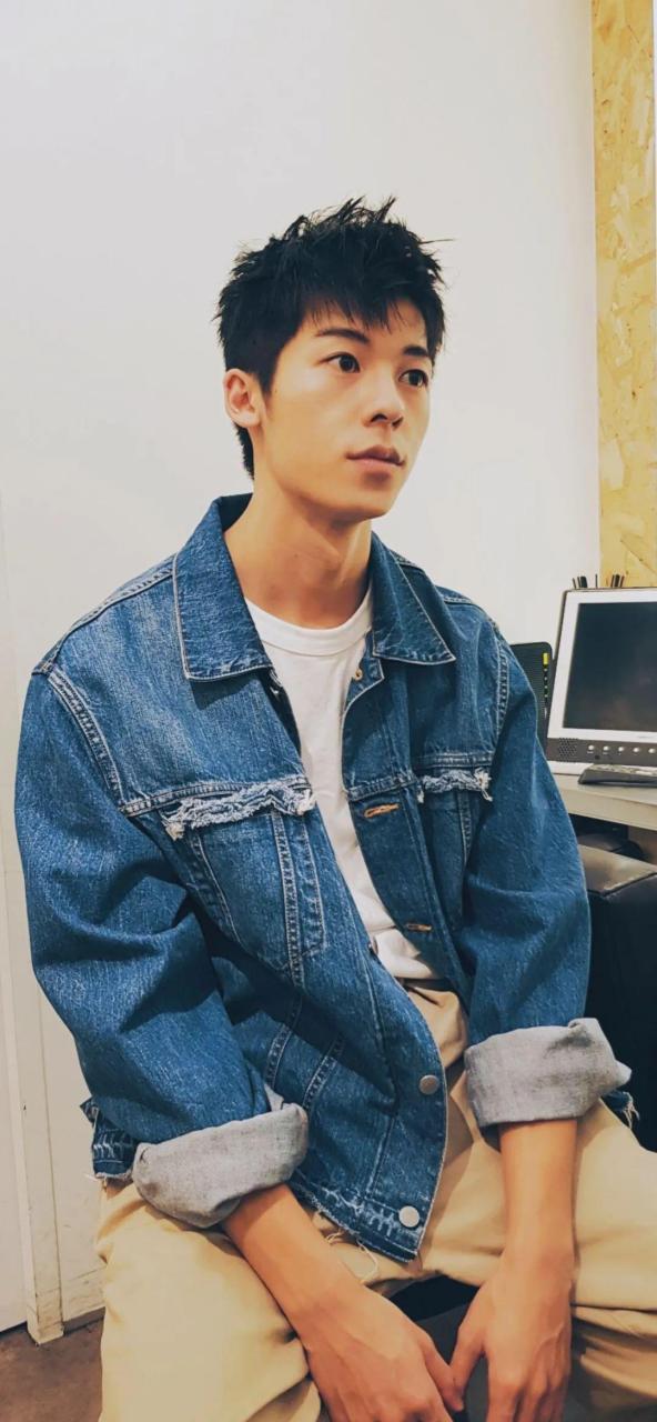 许光汉高清壁纸来咯,喜欢的赶快收藏起来吧!