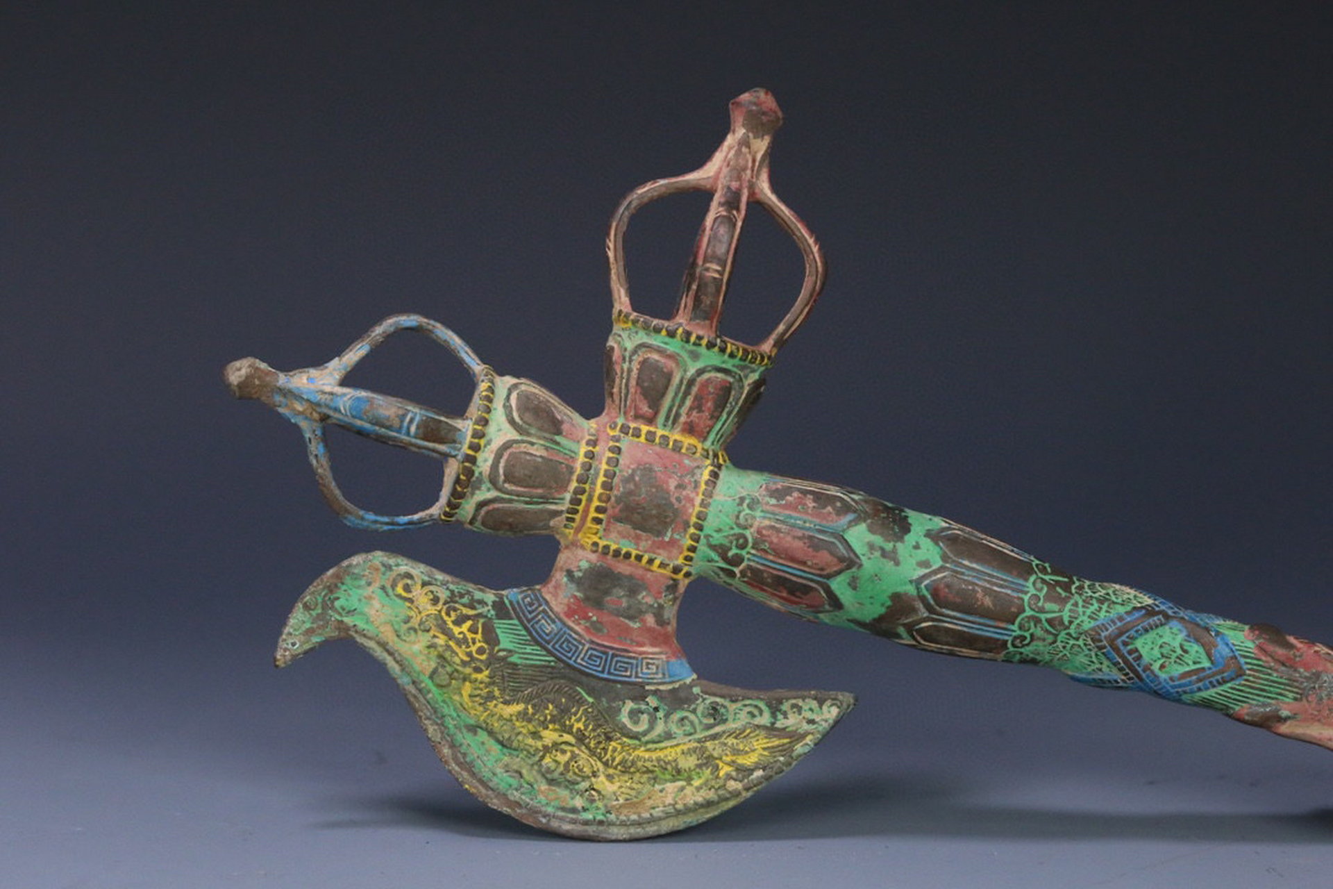 藏传 铜质彩绘金刚斧.尺寸29.8*13.9*3.7厘米,重393克