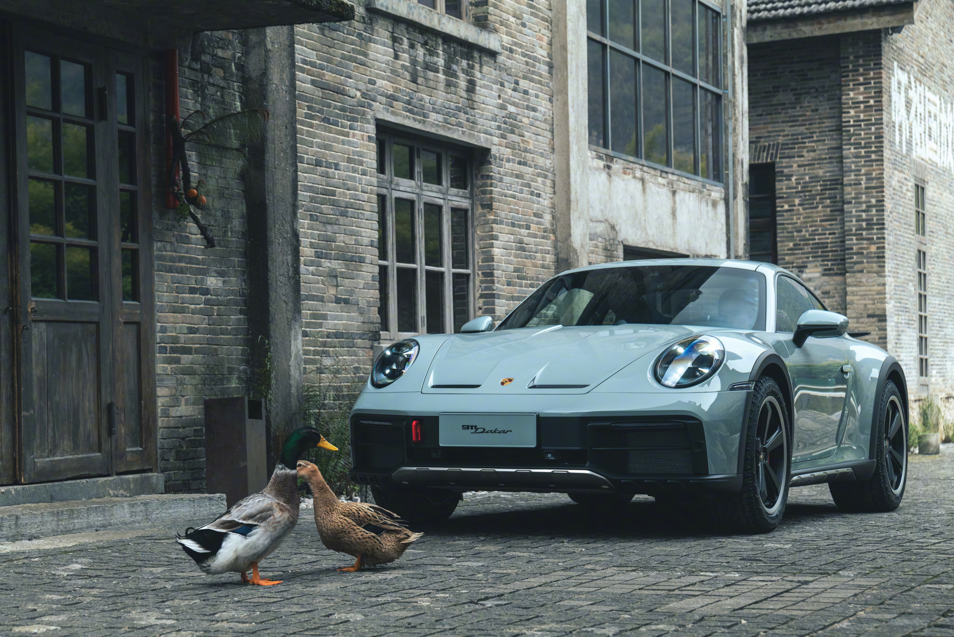 养眼系列:法拉利911,这精致的外观太迷人了