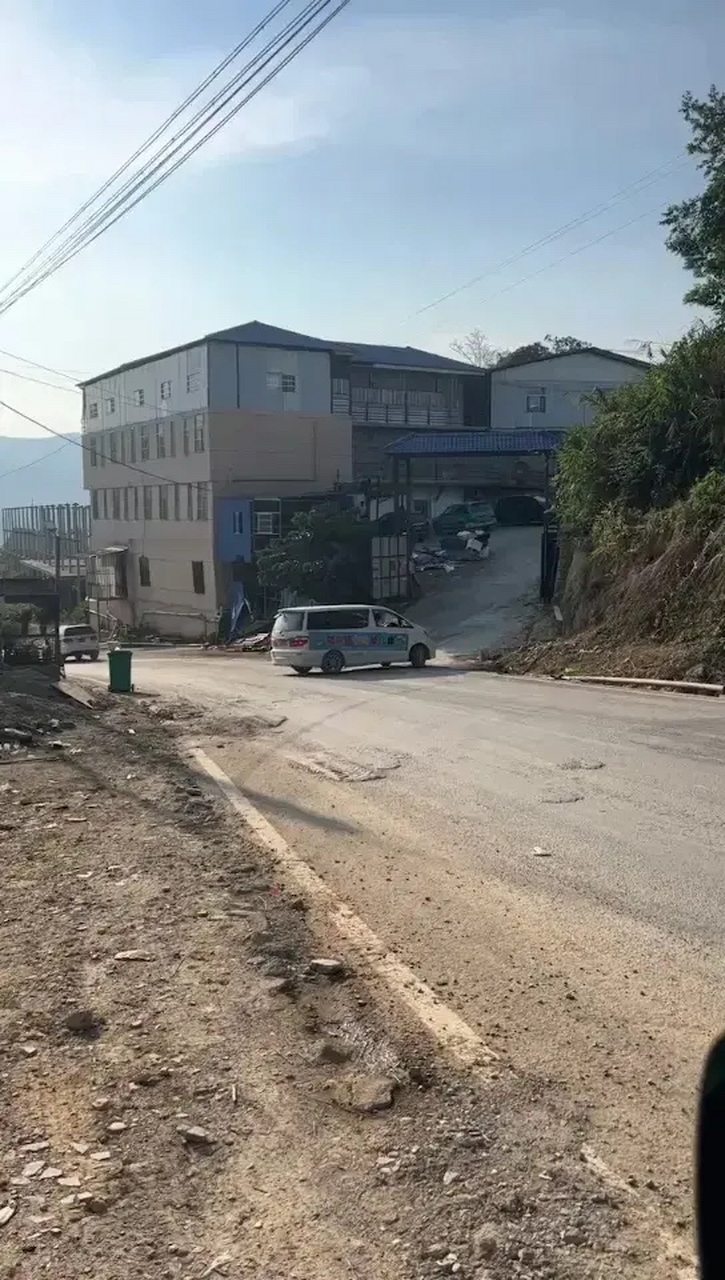 缅北华龙诈骗园区,位于佤邦勐能县,老板是福建漳州人,里面的管理人员