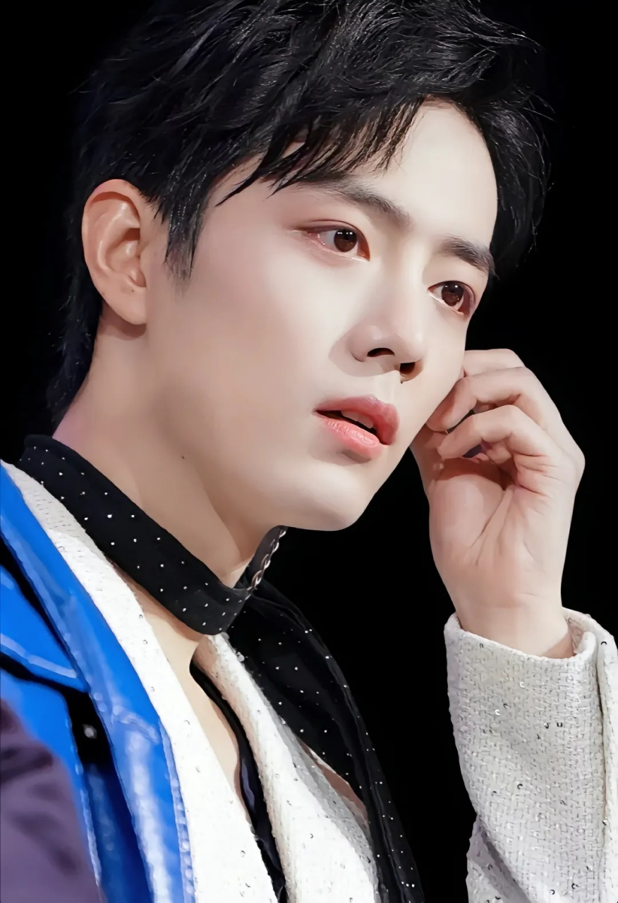 皆是肖战,就这小伙子这张帅脸,到哪都是男主脸[大笑][比心]#肖战