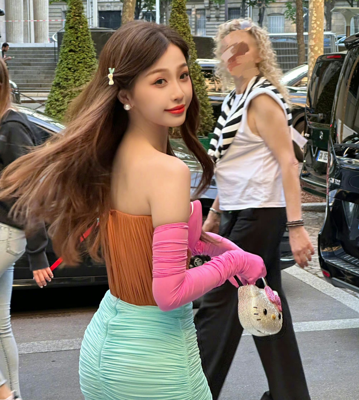 虞书欣这身就是网上流行的多巴胺穿搭吧!都有5个颜色了