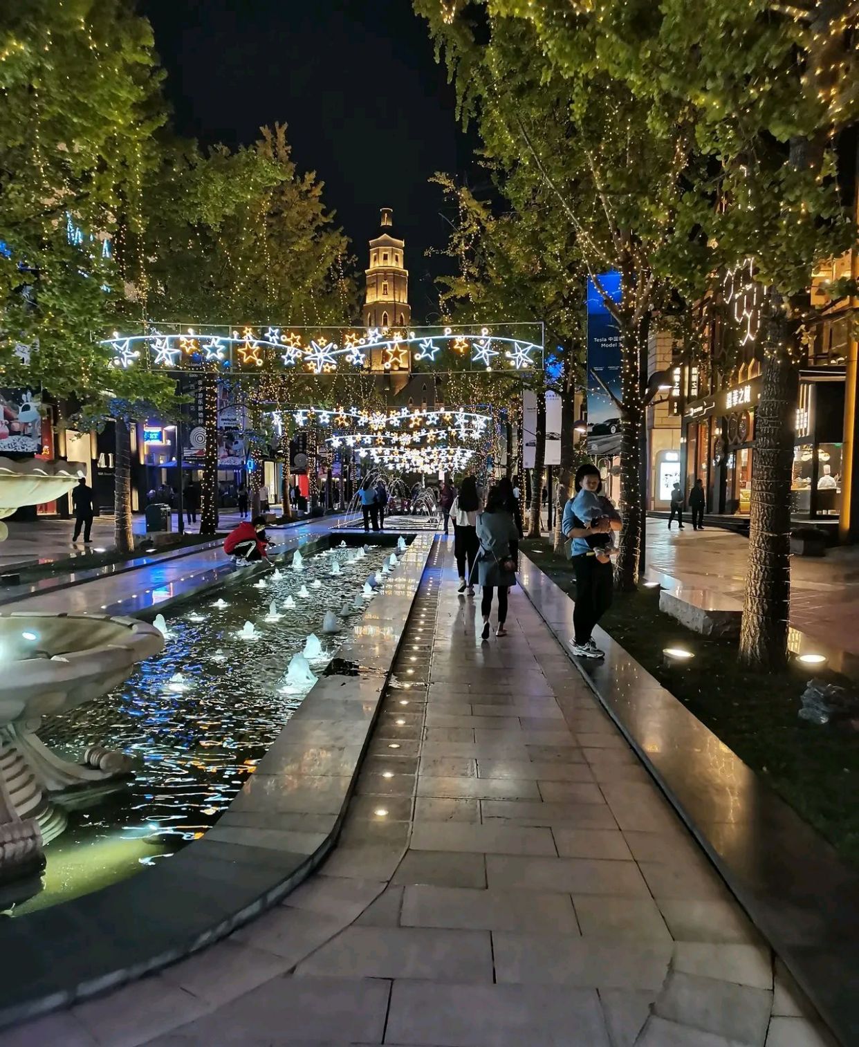 昆明公园1903,夜景漂亮吃得也多就是停车场太糟心,大家怎么看