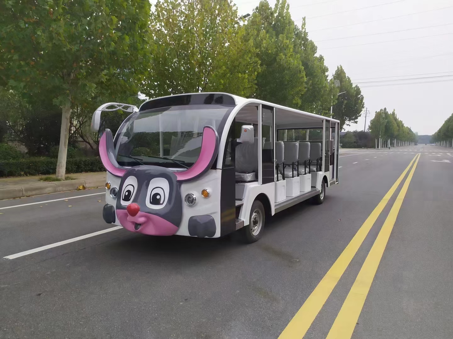 物造型卡通燃油观光车,电动观光车可真像极了森林王国里的小动物