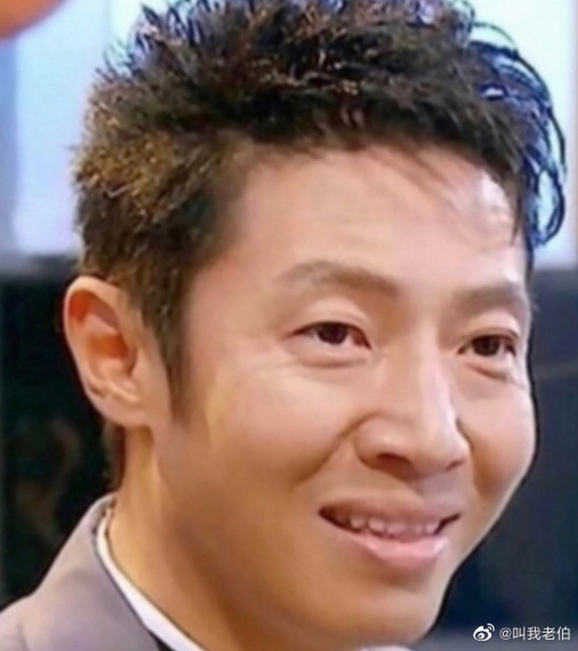 一直知道撒贝宁年轻的时候有点帅,但是没想到这么帅