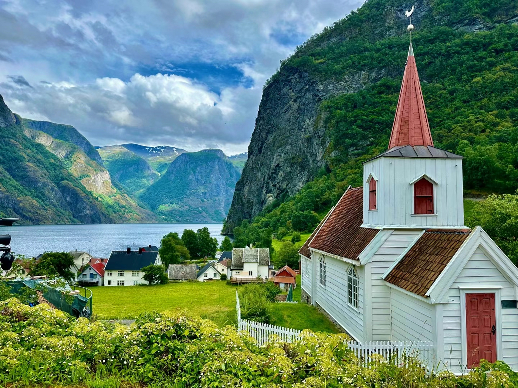 纳柔依峡湾,艾于兰峡湾是松恩峡湾的精华.