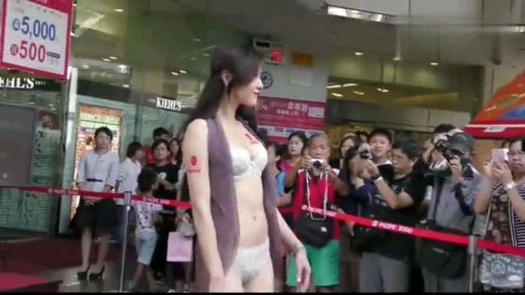 性感美女模特内衣走秀