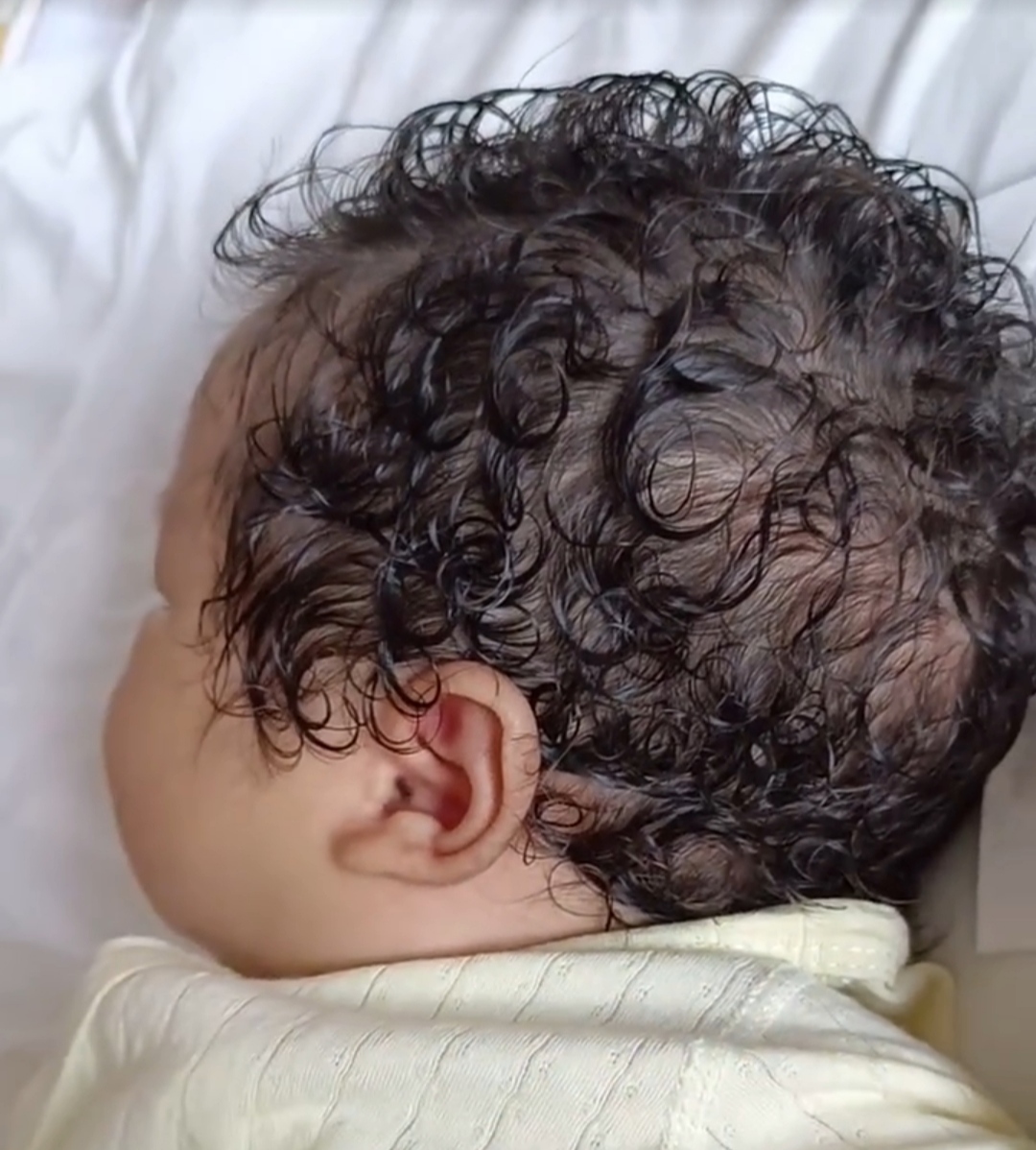 宝宝的发型真时髦真正的自来卷