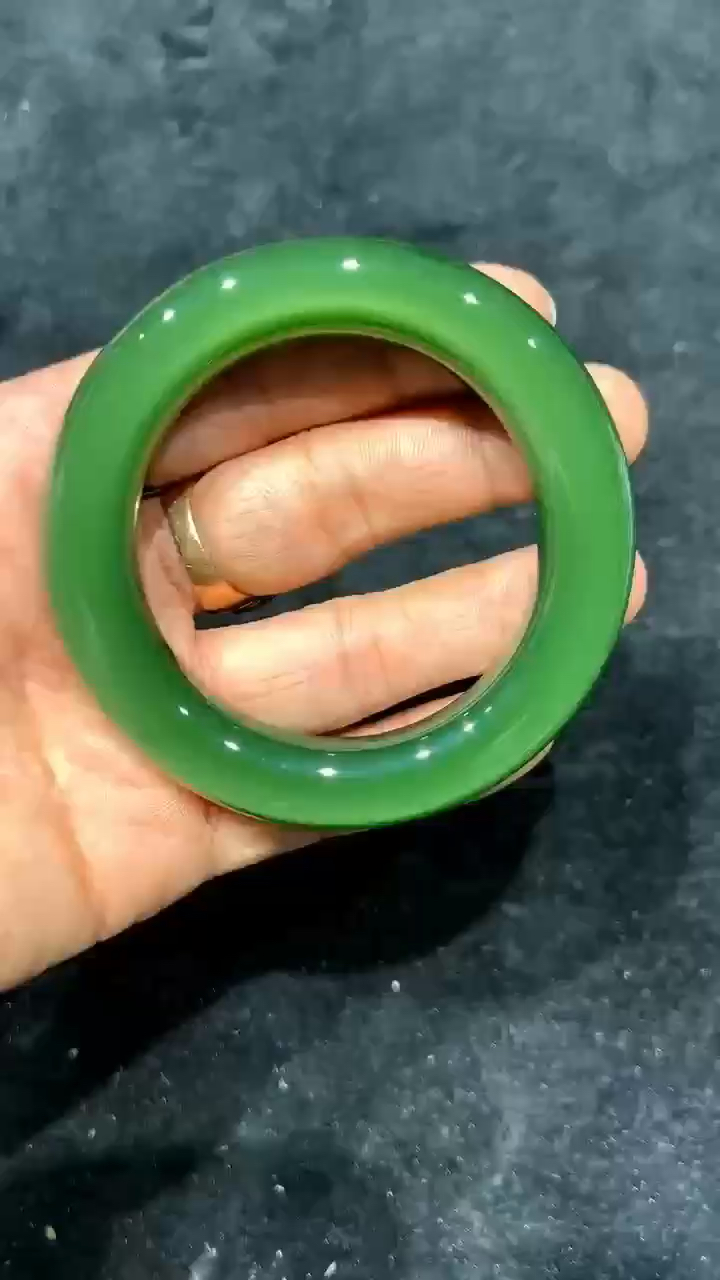 和田玉俄料碧玉猫眼手镯 千万条里的货头 天花板级别 57.