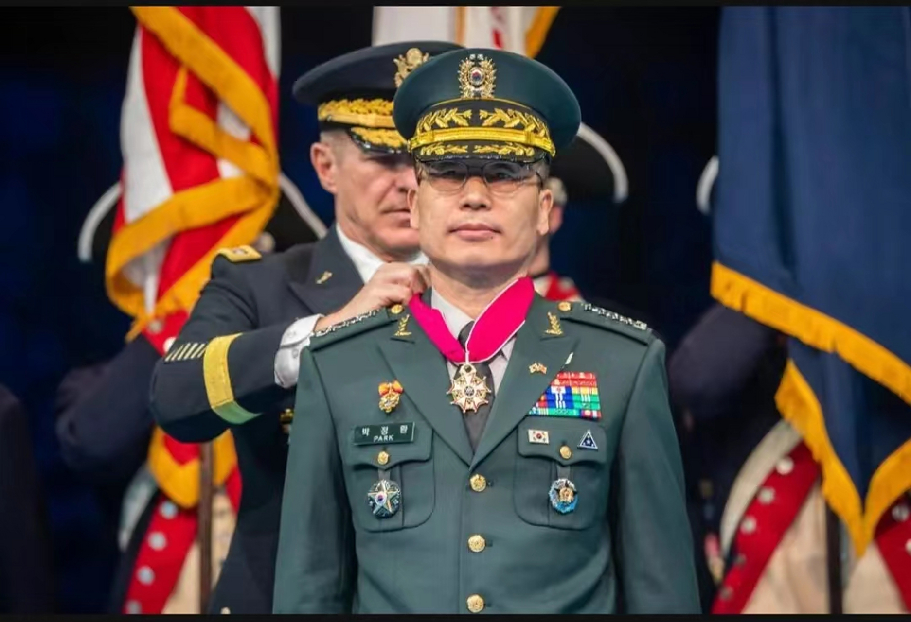 这是1923年1月25日,美国为韩国陆军参谋长操办就职仪式的场景.