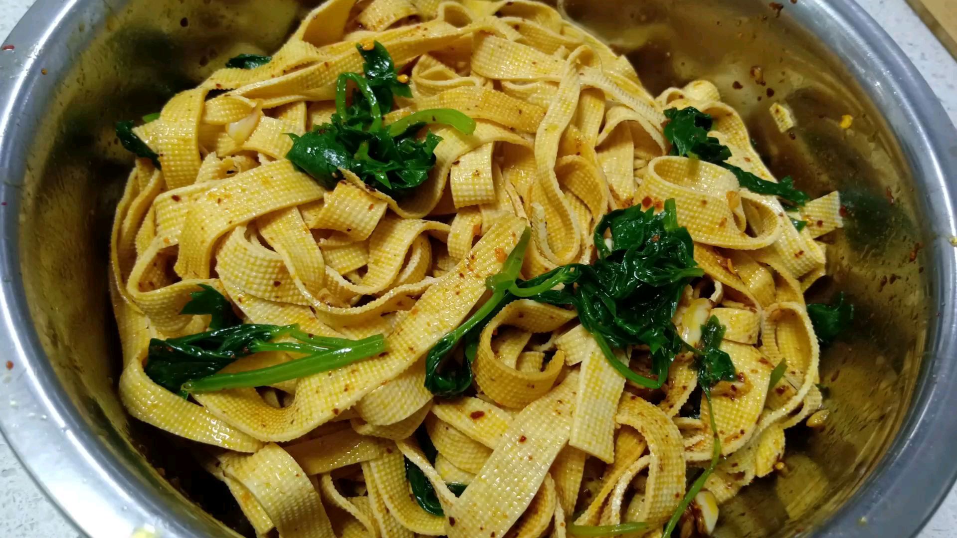 拌豆腐皮这样做太好吃了,爽口又开胃,做法也简单,每次都吃不够