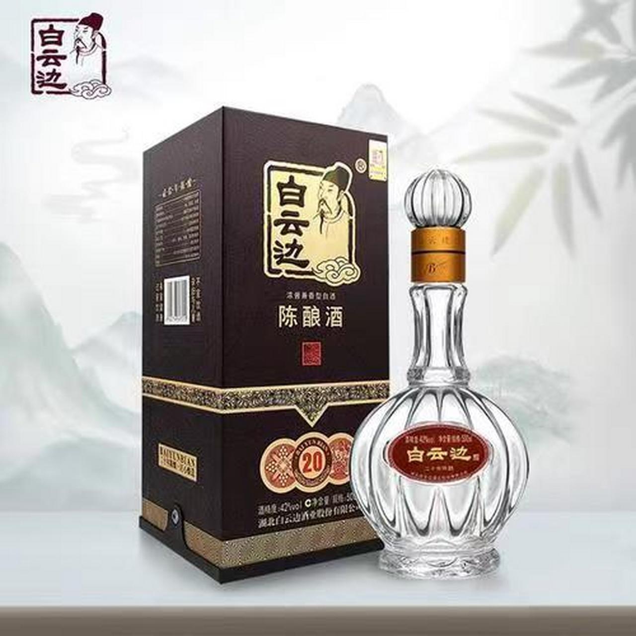 泸州老窖特曲  精选优质纯粮为原料,并以陈年老窖发酵而成,出酒口感窖