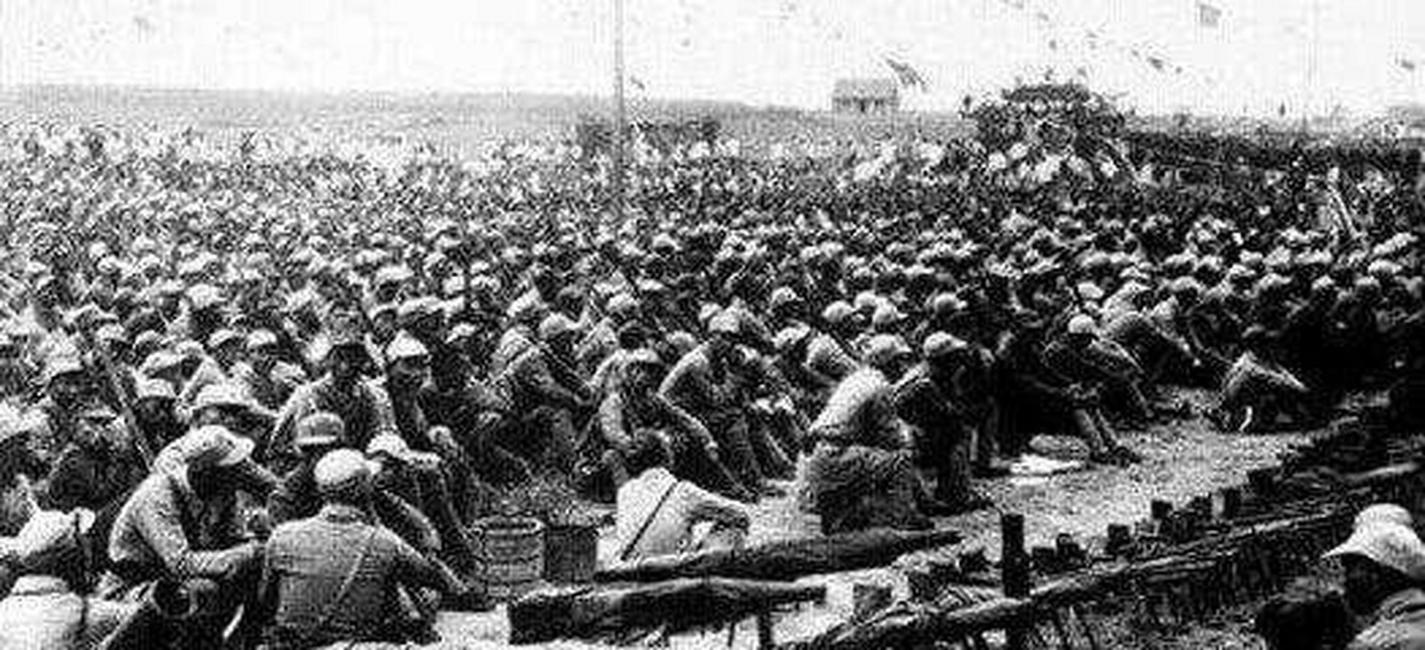 1945年,湘西会战,第九战区司令长官薛岳将军来到战场第一线,他认真