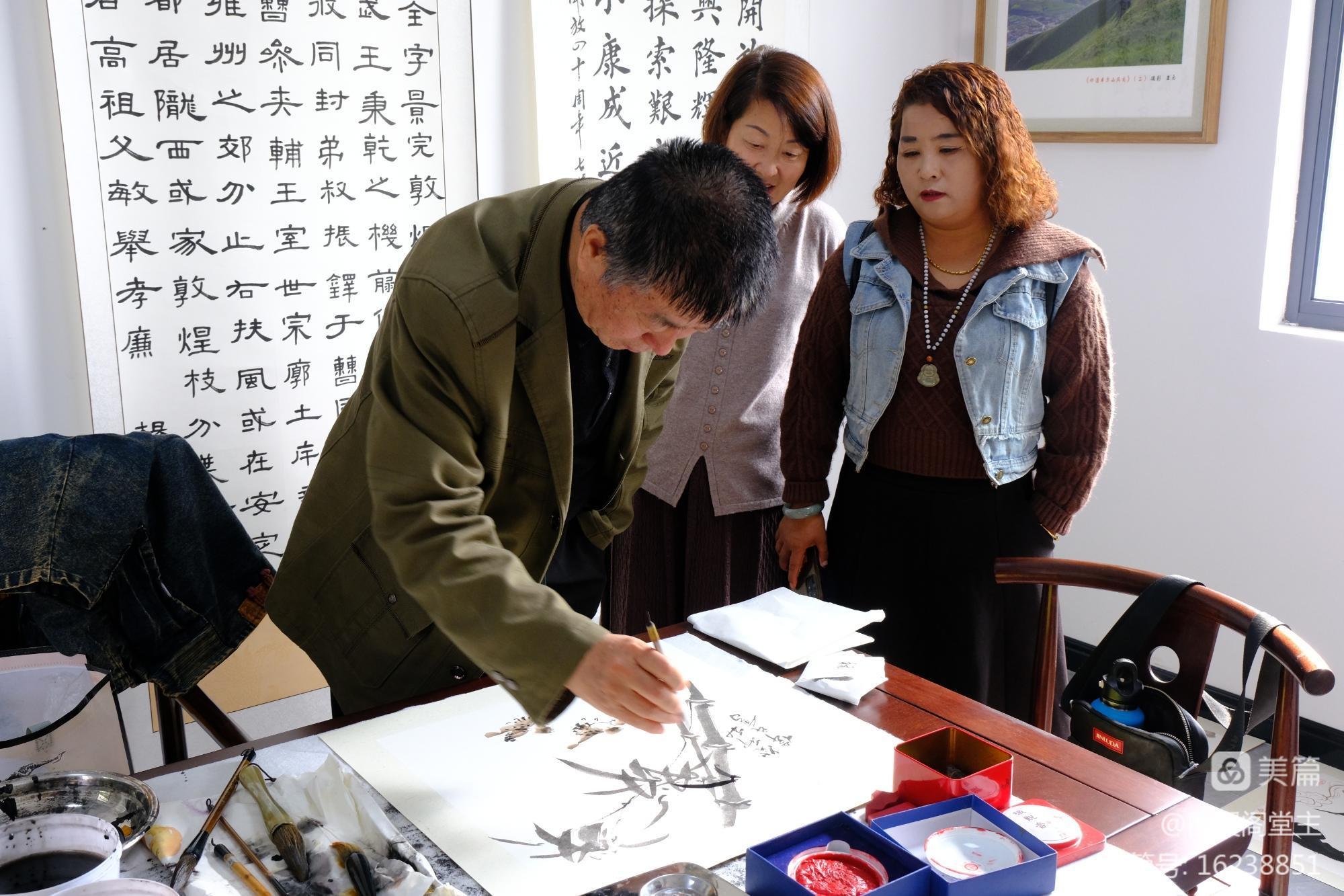 渭南市老年书画家协会华阴市分会成立暨揭牌仪式