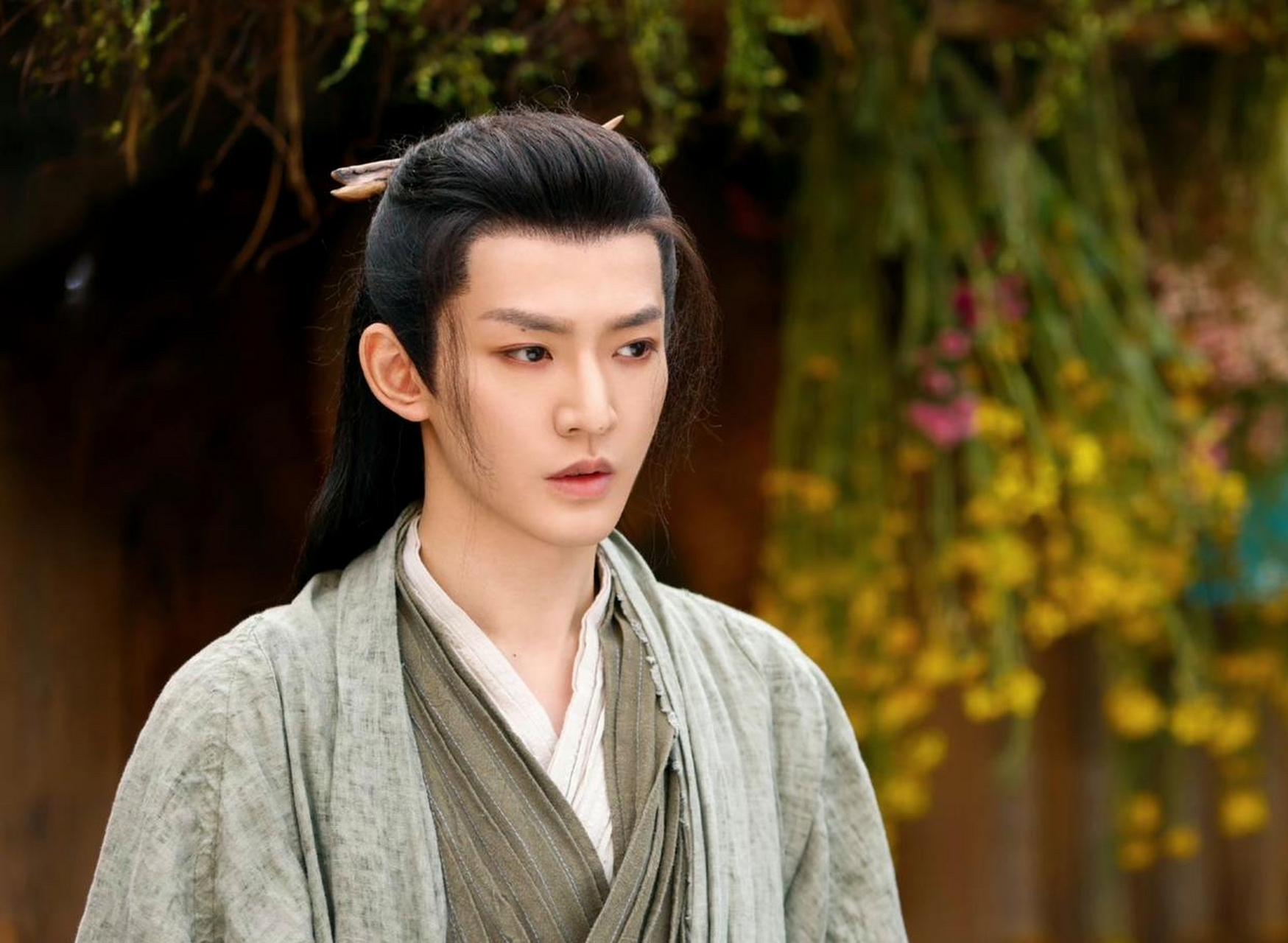 《爱情园中的相柳:小夭,涂山璟,丰隆的三角情缘》