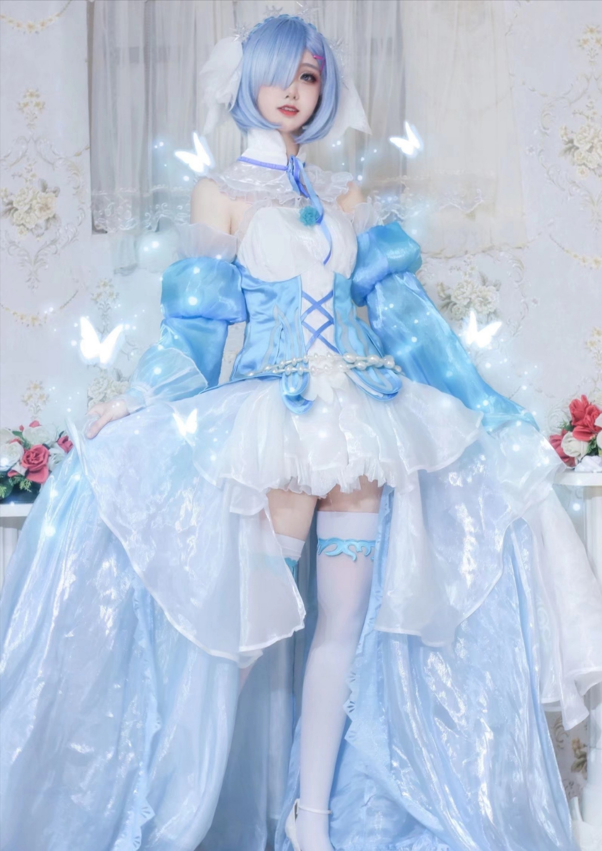 雷姆花嫁cos,小短腿配上过膝"白丝",可爱得不止"亿"点点哦